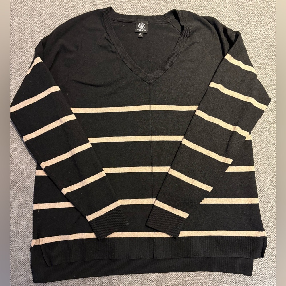 Bobeau Black and Tan long Sleeve shirt
